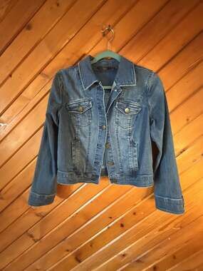 G.I.L.I. Women's Classic Button-Up Stretch Denim Jacket